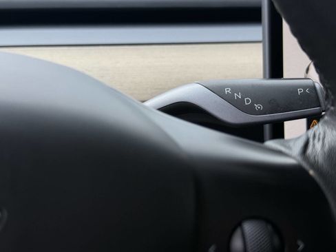 Used 2023 Tesla Model Y Long Range image 19