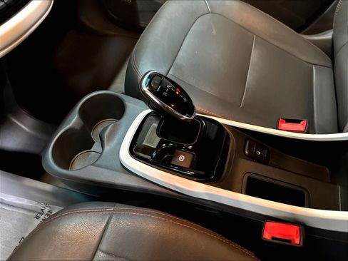 Used 2018 Chevrolet Bolt Premier w/ Driver Confidence II Package FWD image 18