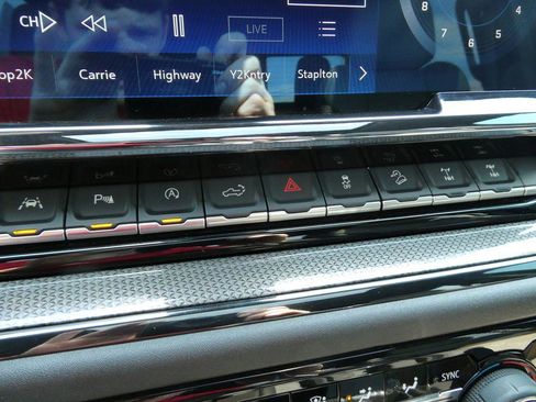New 2025 Chevrolet Silverado 1500 ZR2 w/ Technology Package AWD/4WD image 34