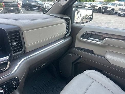 Used 2024 GMC Sierra 1500 SLT AWD/4WD image 16