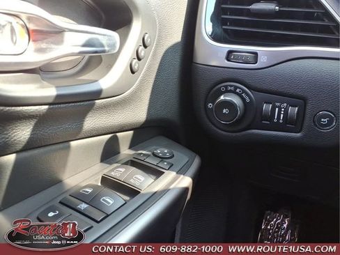 Used 2020 Jeep Cherokee Limited AWD/4WD image 27