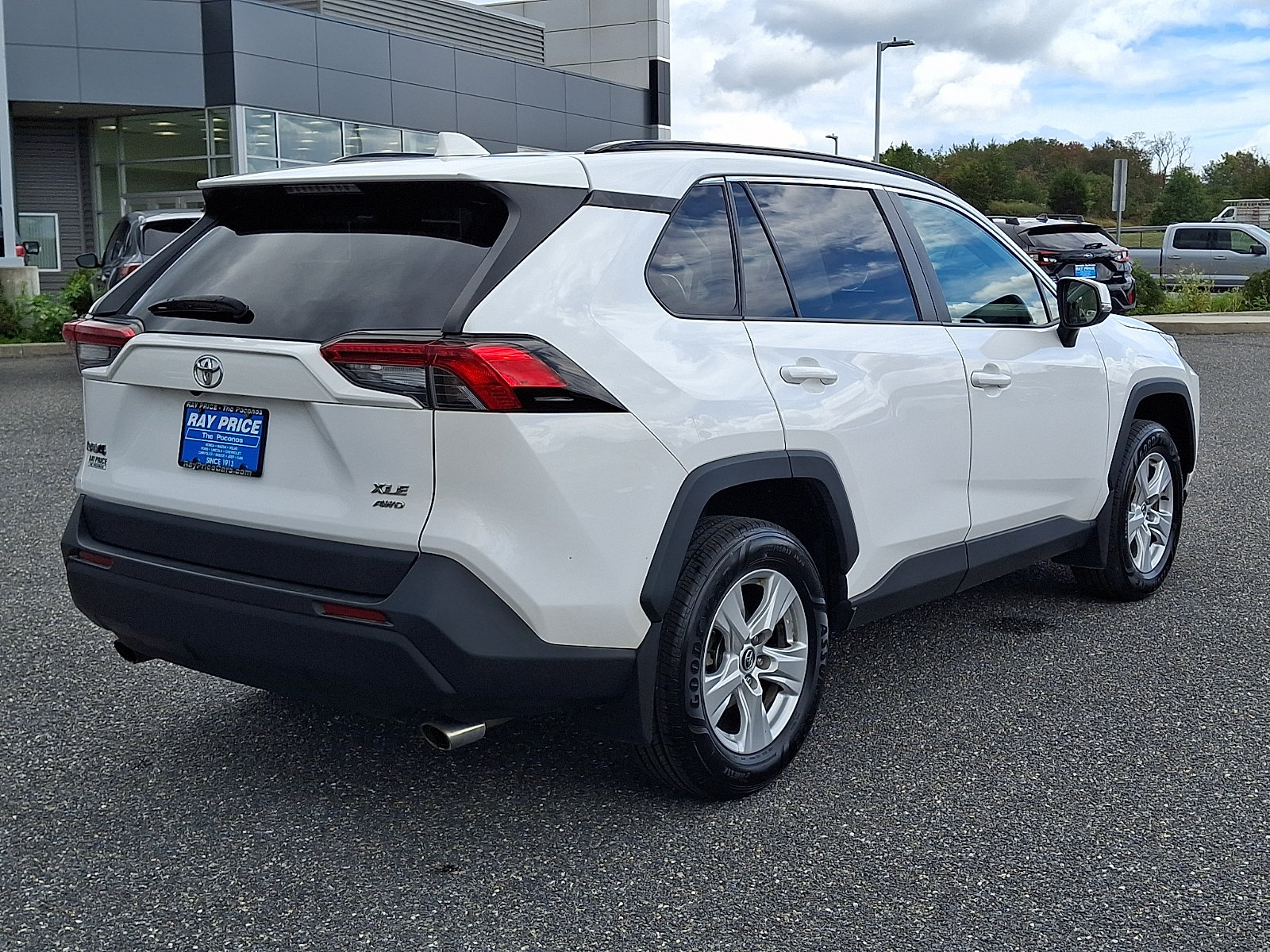Used 2021 Toyota RAV4 XLE AWD/4WD image 7