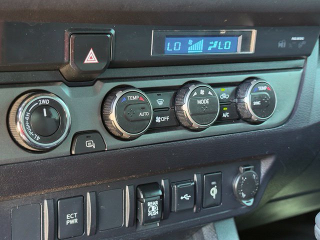 Used 2022 Toyota Tacoma TRD Off-Road AWD/4WD image 25