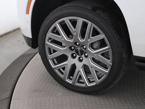 Used 2025 GMC Yukon Denali Ultimate w/ LPO, Floor Liner Package AWD/4WD image 13