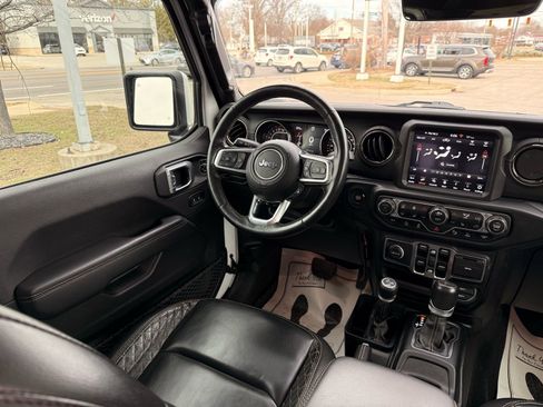 Used 2021 Jeep Gladiator Overland AWD/4WD image 39