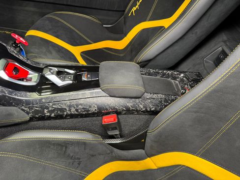 Used 2018 Lamborghini Huracan Performante image 26