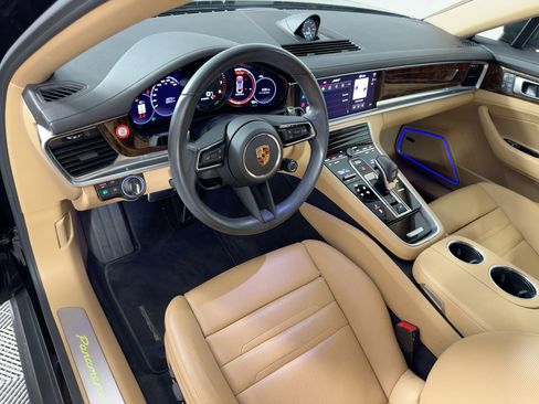Certified 2023 Porsche Panamera 4 image 4