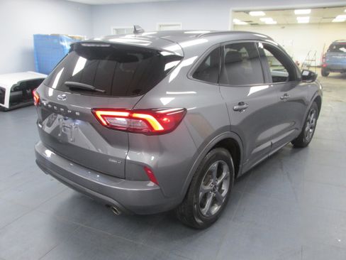 Used 2023 Ford Escape ST-Line Select AWD/4WD image 5