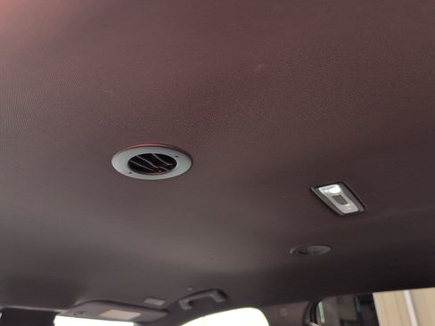 Certified 2026 Chevrolet Traverse LT FWD image 31