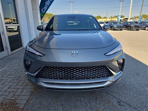 New 2026 Buick Envista Avenir image 2