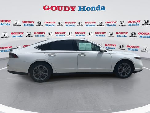 Certified 2023 Honda Accord EX image 9