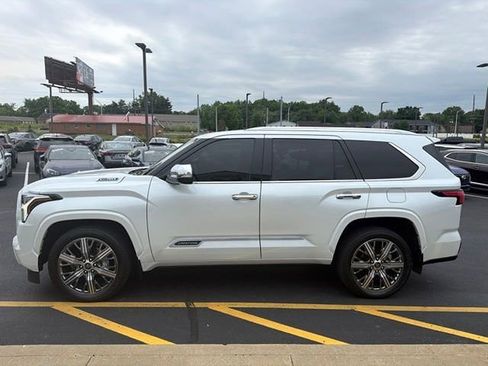 Used 2023 Toyota Sequoia Capstone AWD/4WD image 3