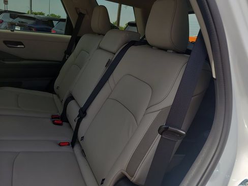 Certified 2025 Nissan Pathfinder SL FWD image 11