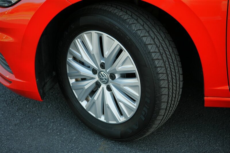 Used 2019 Volkswagen Jetta S w/ Driver Assistance Package FWD image 3