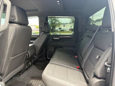Used 2024 Chevrolet Silverado 2500 LTZ AWD/4WD image 7