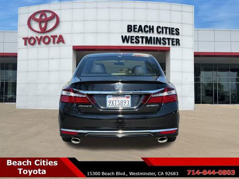 Used 2017 Honda Accord Sport image 10