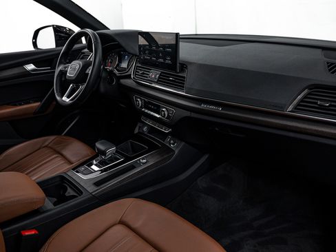 Used 2023 Audi Q5 2.0T Premium w/ Convenience Package image 8