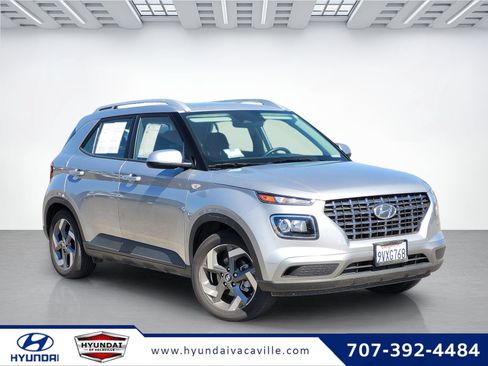 Certified 2025 Hyundai Venue SEL FWD image 1