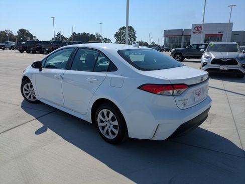 Certified 2023 Toyota Corolla LE image 5