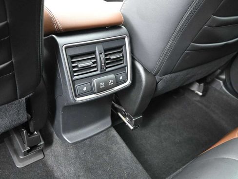 Used 2023 Subaru Forester Touring AWD/4WD image 9