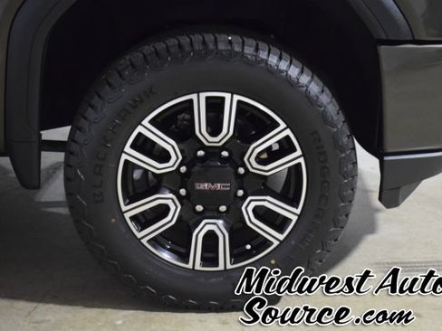 Used 2023 GMC Sierra 2500 AT4 w/ Gooseneck/5TH Wheel Package AWD/4WD image 9