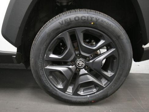 Used 2026 Toyota Corolla Cross L AWD/4WD image 31