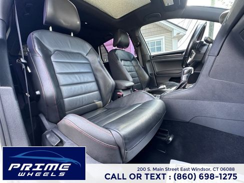Used 2015 Volkswagen GTI SE w/ Lighting Package (SEL) FWD image 17