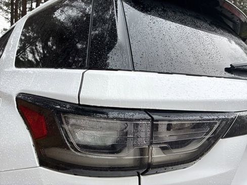 Used 2021 Chevrolet Traverse Premier w/ Redline Edition image 13