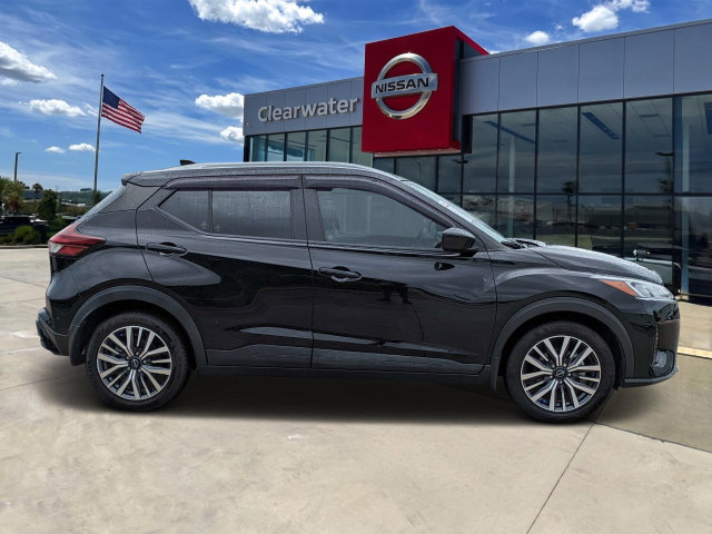 Used 2022 Nissan Kicks SV FWD image 3