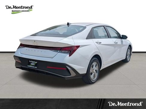 New 2026 Hyundai Elantra SE FWD image 5