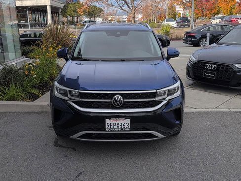 Used 2022 Volkswagen Taos SEL w/ Panoramic Sunroof Package image 3