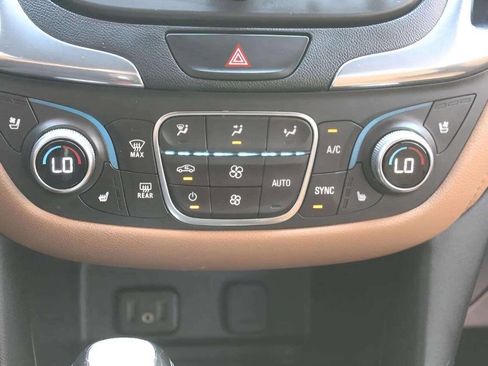 Used 2018 Chevrolet Equinox Premier image 30