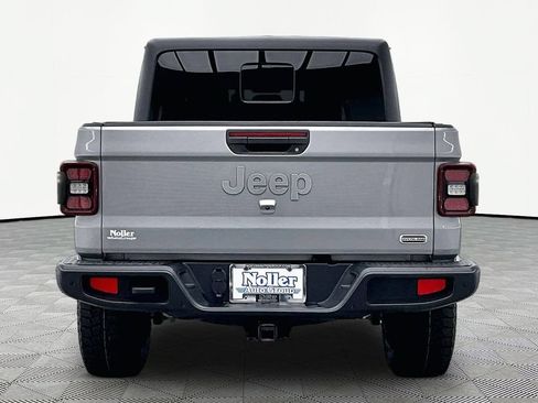 Used 2020 Jeep Gladiator Overland AWD/4WD image 4
