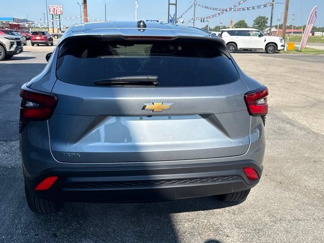 New 2026 Chevrolet Trax LS w/ LS Convenience Package FWD image 12