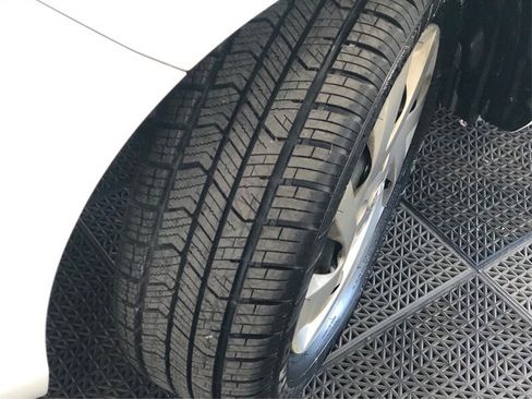 Used 2015 Toyota Prius C Three FWD image 18
