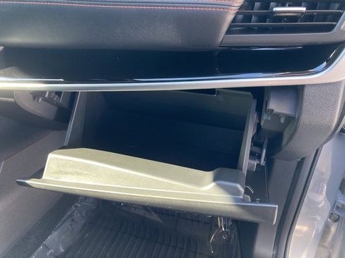 Used 2025 Nissan Rogue SV image 31