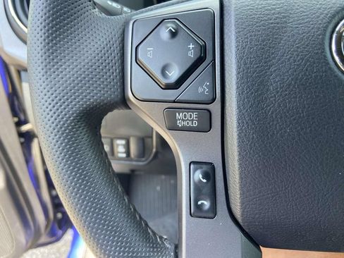 Used 2023 Toyota Tacoma TRD Off-Road w/ Technology Package AWD/4WD image 33