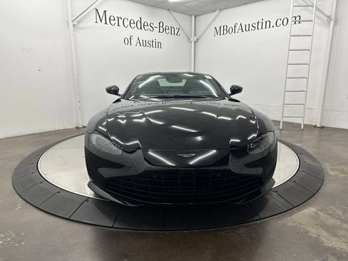 Used 2023 Aston Martin V8 Vantage Coupe RWD image 2
