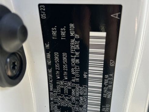 Used 2023 Toyota Sienna Platinum image 10