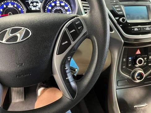Used 2015 Hyundai Elantra SE w/ Option Group 02 FWD image 26