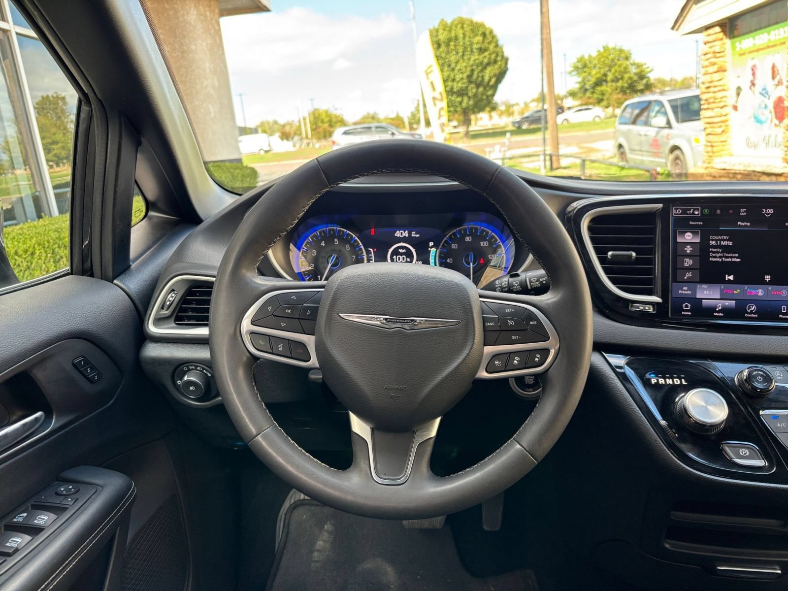 Used 2025 Chrysler Pacifica Select FWD image 36