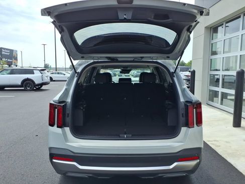 New 2026 Kia Sorento S FWD image 7