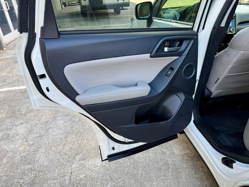 Used 2017 Subaru Forester 2.5i Limited AWD/4WD image 28
