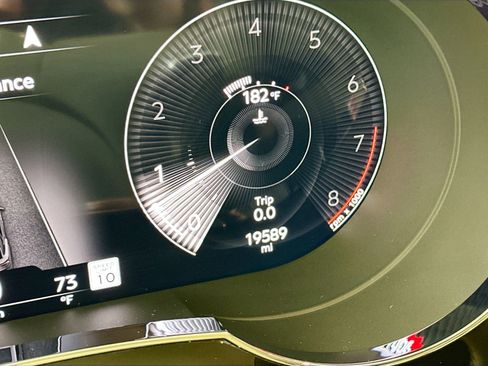 Certified 2022 Bentley Bentayga AWD/4WD image 14
