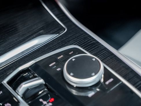 Used 2025 BMW X5 M60i w/ Climate Comfort Package image 57