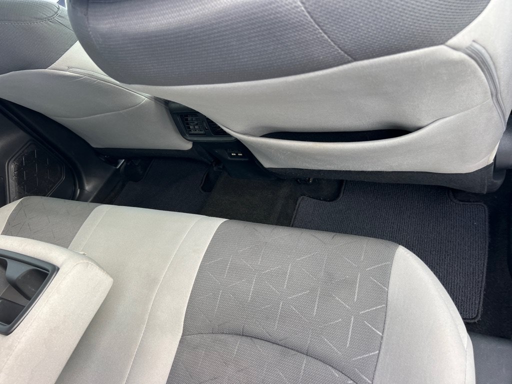 Used 2021 Toyota RAV4 XLE AWD/4WD image 17