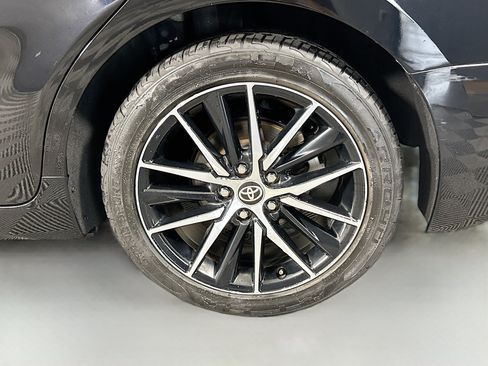 Used 2021 Toyota Camry SE FWD image 35