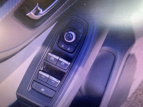 Used 2021 Subaru Crosstrek 2.5i Limited w/ Moonroof Package 1 image 17