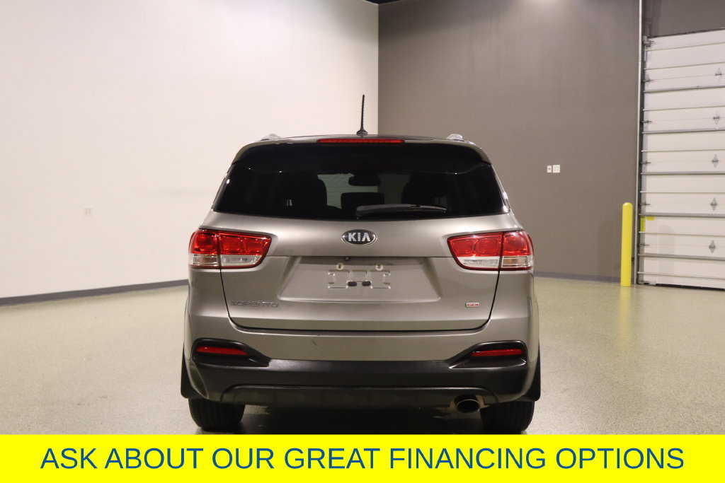Used 2017 Kia Sorento FWD image 9