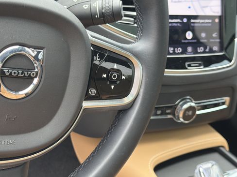 Certified 2023 Volvo XC90 B6 Ultimate w/ Protection Package Premier AWD/4WD image 20